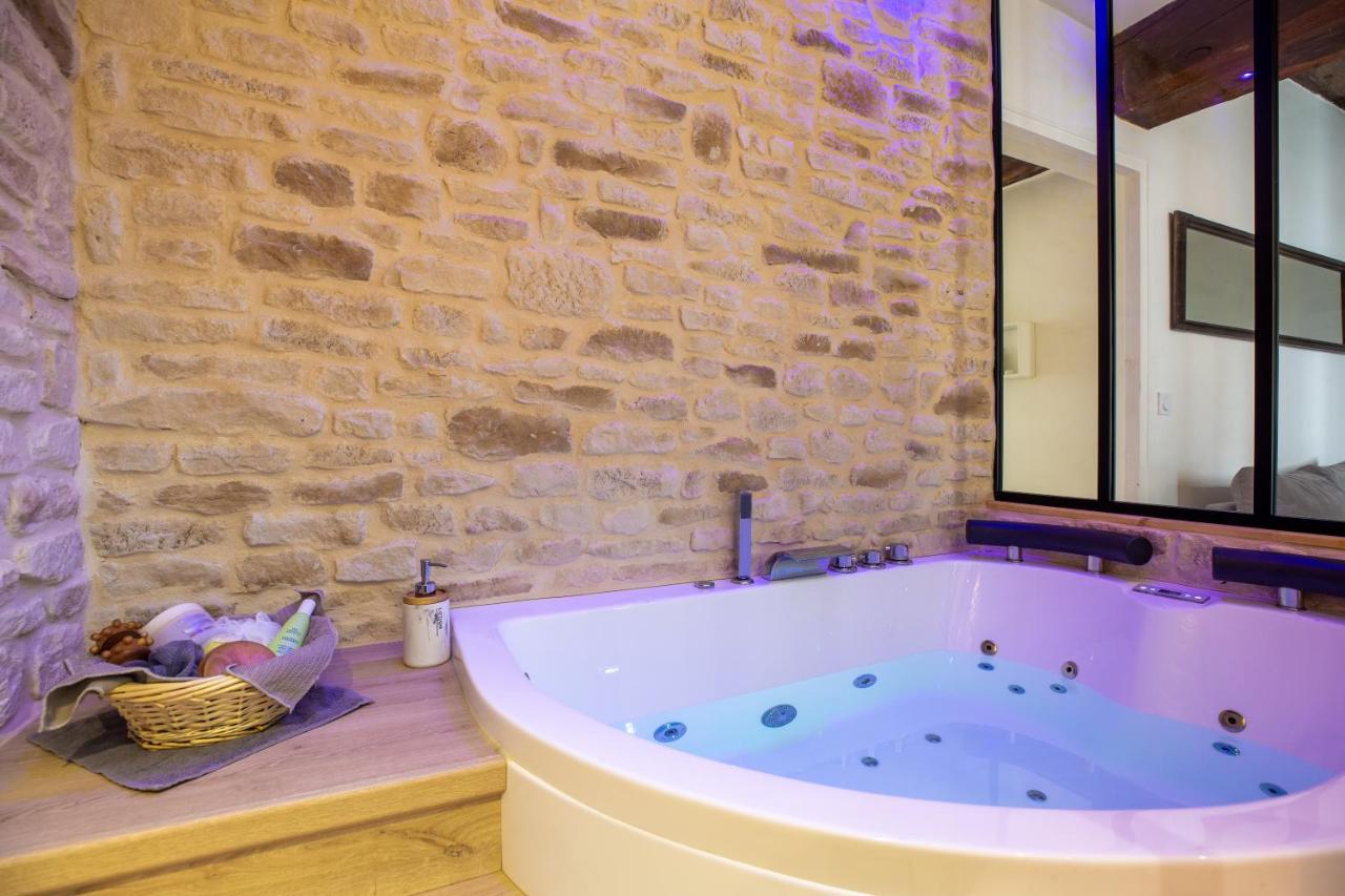 Cocon A Bulles Chic Vue Cathedrale Avec Spa-Jacuzzi Chartres Eksteriør bilde